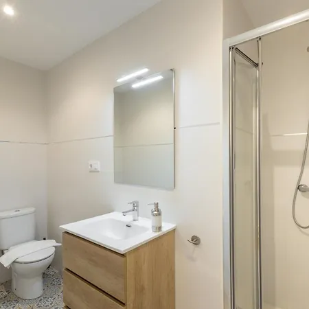 Isg Triana 5 * סביליה